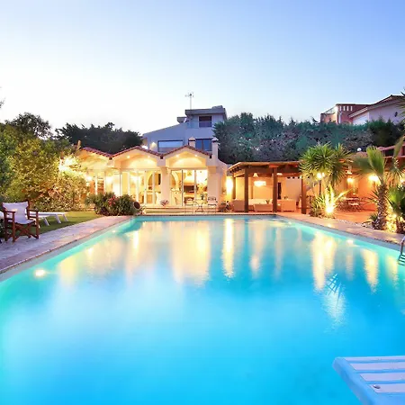 Oasis Pool House By Ghh *