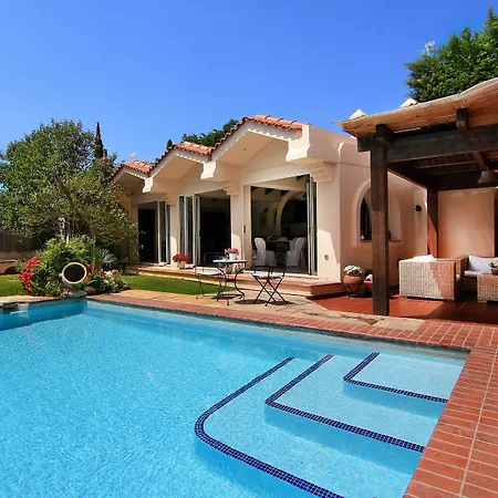 Oasis Pool House By Ghh Villa